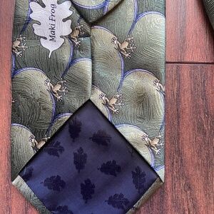 THE NATURE CONSERVANCY Preservation Collection Maki Frog Print Tie100% Silk